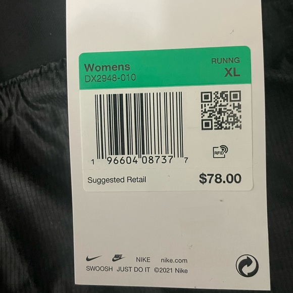 Women's Nike Run Division Mid-Rise 3” 2-in-1 Reflective Shorts, NWT - Picture 10 of 11